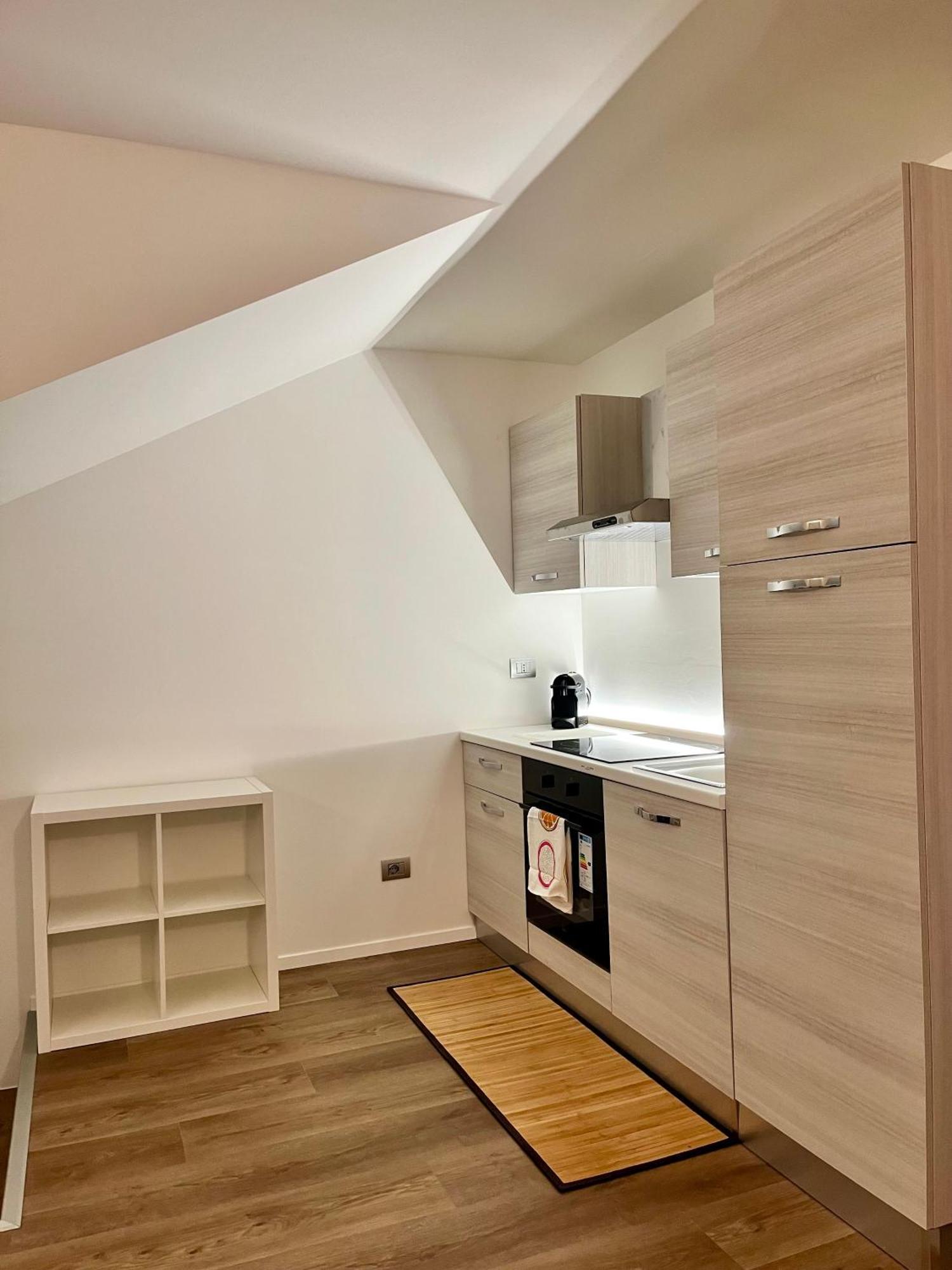 Central Side Apartment Милан Экстерьер фото