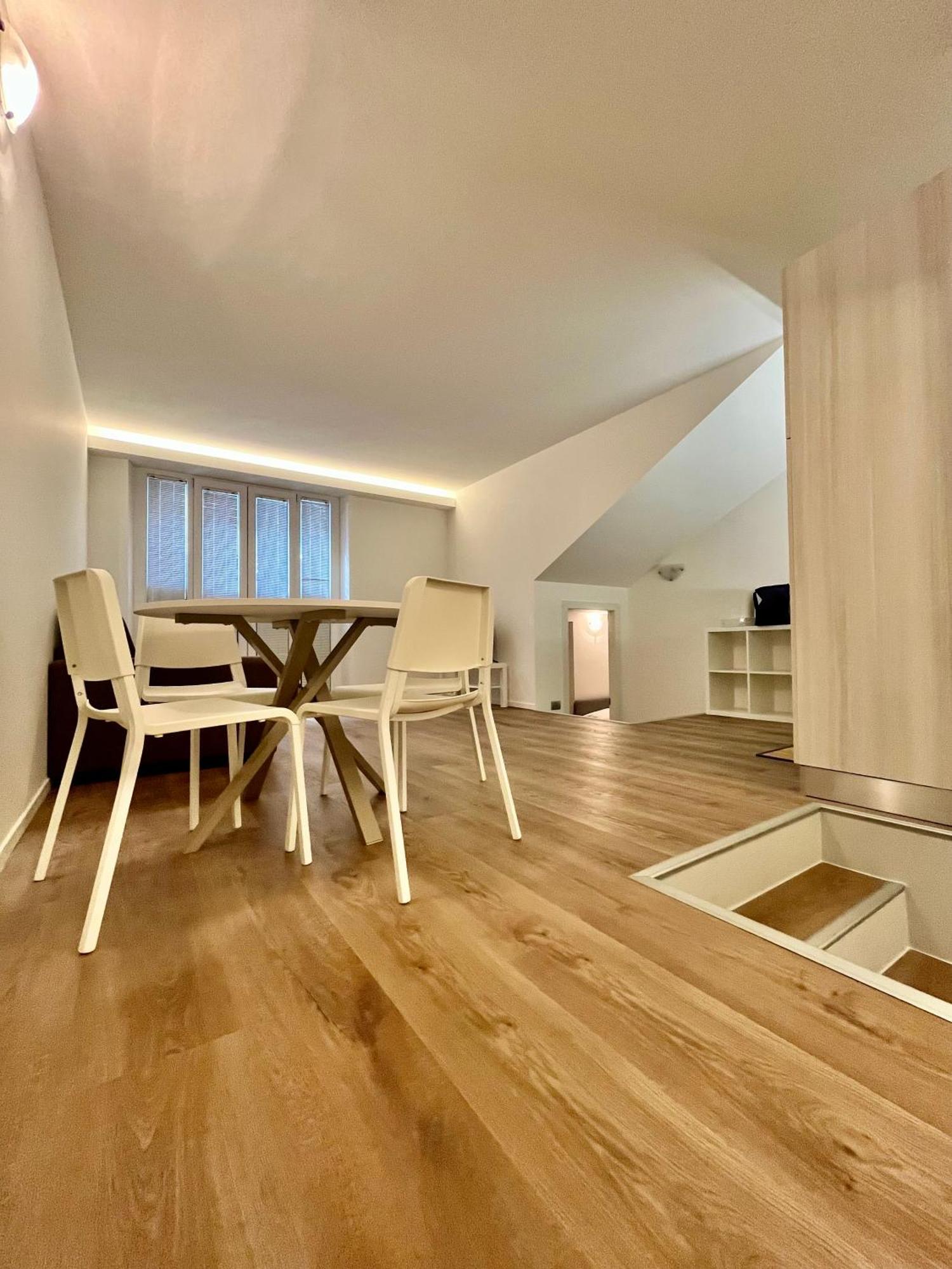 Central Side Apartment Милан Экстерьер фото