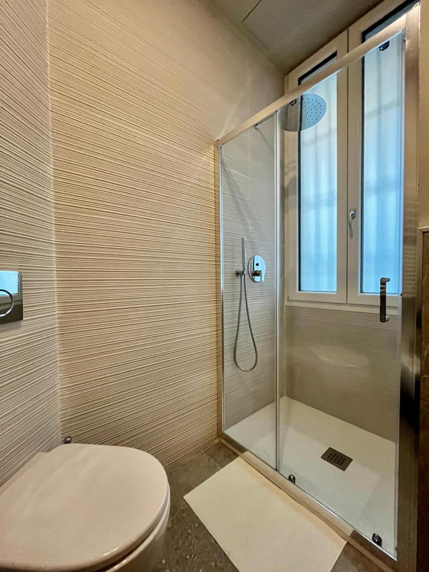 Central Side Apartment Милан Экстерьер фото